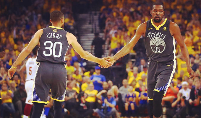 了更衣室秩 了更衣室秩