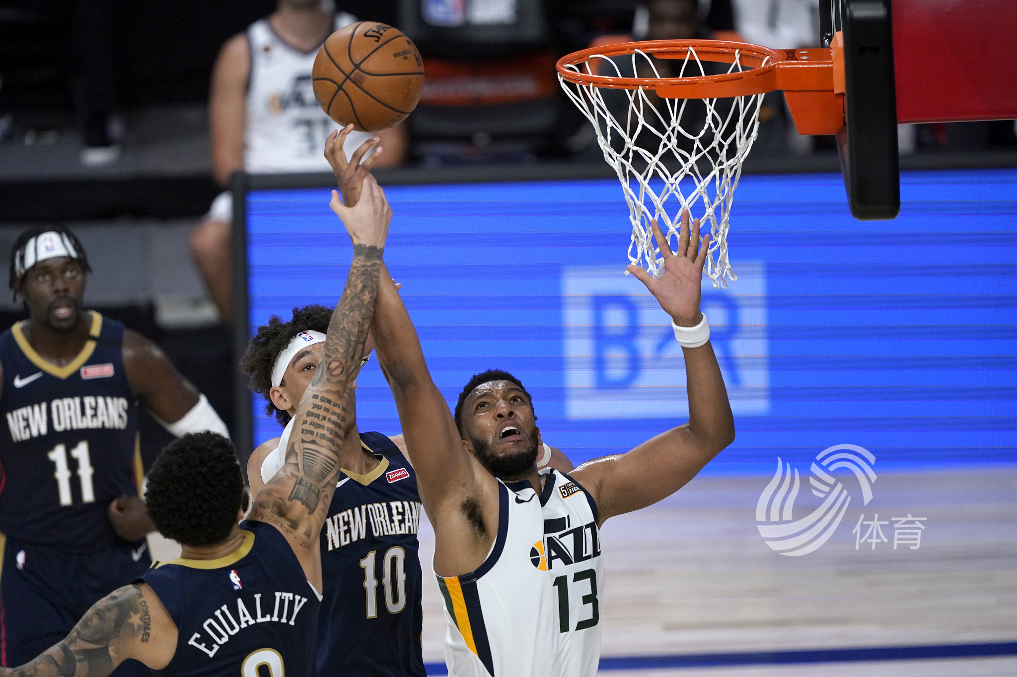 击与定位球 击与定位球